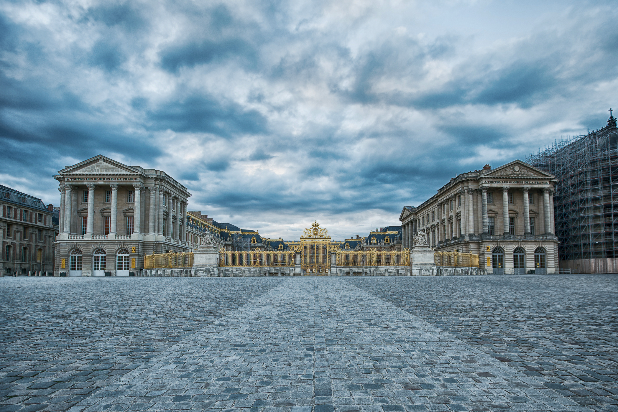 Blonde girl with Versailles architecture - wide 4